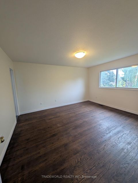 Photo 12 at 7 Fluellen Drive, L'Amoreaux, Toronto