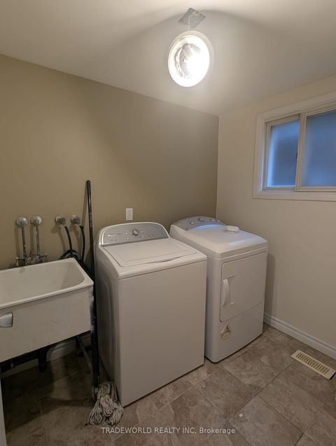 Photo 20 at 7 Fluellen Drive, L'Amoreaux, Toronto