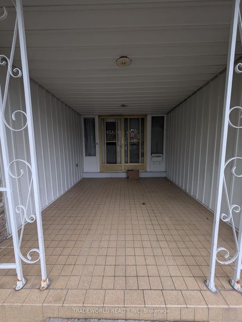 Photo 23 at 7 Fluellen Drive, L'Amoreaux, Toronto