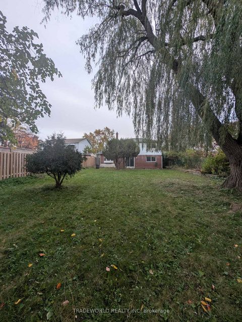 Photo 25 at 7 Fluellen Drive, L'Amoreaux, Toronto