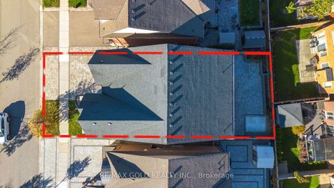 Photo 2 at 145 Kincardine Street, Kleinburg, Vaughan