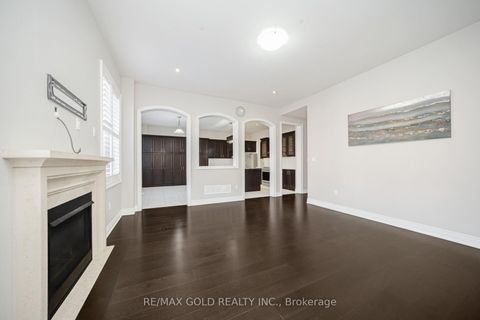 Photo 17 at 145 Kincardine Street, Kleinburg, Vaughan Photo 17 at 145 Kincardine Street, Kleinburg, Vaughan