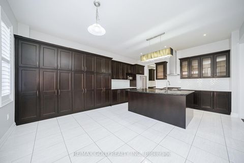 Photo 18 at 145 Kincardine Street, Kleinburg, Vaughan Photo 18 at 145 Kincardine Street, Kleinburg, Vaughan