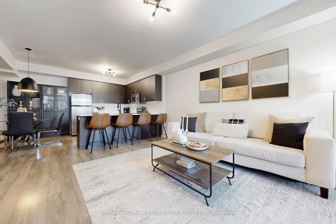 Photo 7 at 7 - 125 Kayla Crescent, Maple, Vaughan