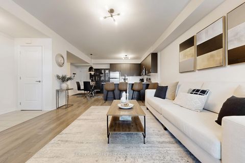 Photo 8 at 7 - 125 Kayla Crescent, Maple, Vaughan