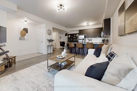 Photo 9 at 7 - 125 Kayla Crescent, Maple, Vaughan