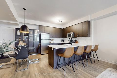 Photo 10 at 7 - 125 Kayla Crescent, Maple, Vaughan