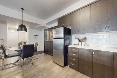 Photo 13 at 7 - 125 Kayla Crescent, Maple, Vaughan