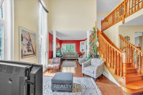 Photo 4 at 1 Vitlor Drive, Oak Ridges, Richmond Hill Photo 4 at 1 Vitlor Drive, Oak Ridges, Richmond Hill