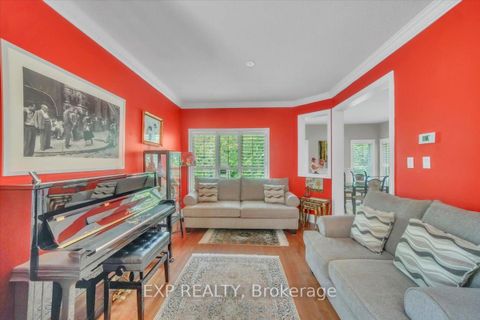 Photo 5 at 1 Vitlor Drive, Oak Ridges, Richmond Hill Photo 5 at 1 Vitlor Drive, Oak Ridges, Richmond Hill