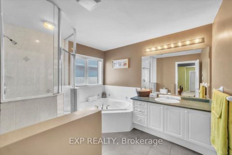 Photo 16 at 1 Vitlor Drive, Oak Ridges, Richmond Hill Photo 16 at 1 Vitlor Drive, Oak Ridges, Richmond Hill