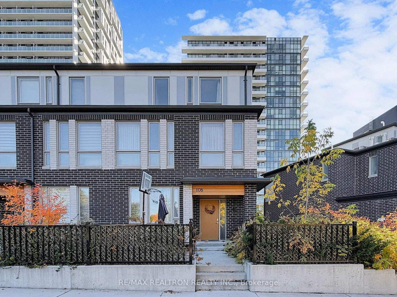 108 - 180 Fairview Mal Drive, Don Valley Village, Toronto 