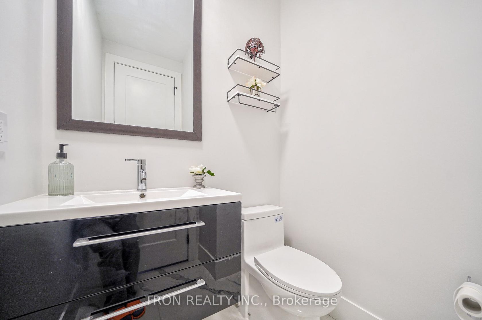 Photo 10 at 38 Uno Drive, Queensway, Toronto Photo 10 at 38 Uno Drive, Queensway, Toronto