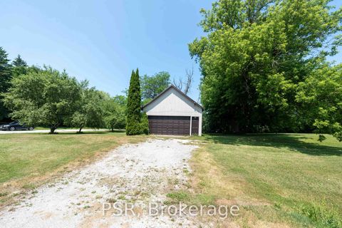 Photo 8 at 10 Kingscross Drive, King City, King