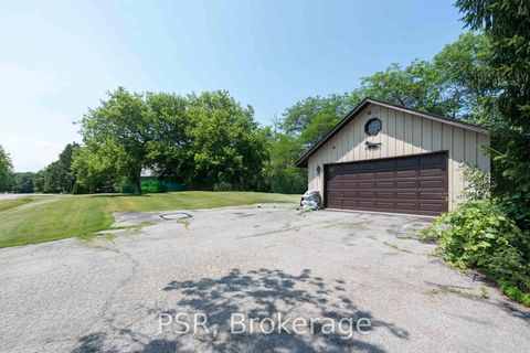 Photo 10 at 10 Kingscross Drive, King City, King