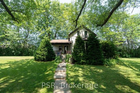 Photo 12 at 10 Kingscross Drive, King City, King