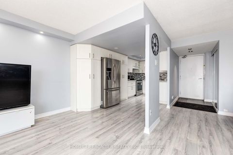 Photo 5 at 704 - 20 Baif Boulevard, North Richvale, Richmond Hill