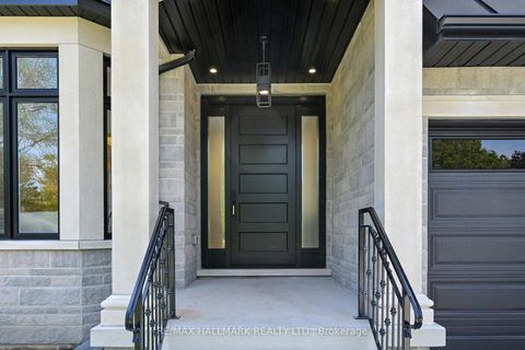 Photo 3 at 83 Richardson Drive, Aurora Highlands, Aurora