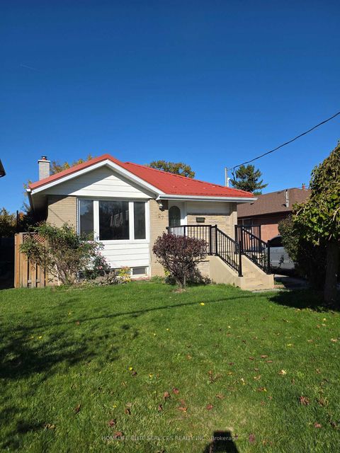 Photo 2 at 127 Budea Crescent, Maryvale, Toronto