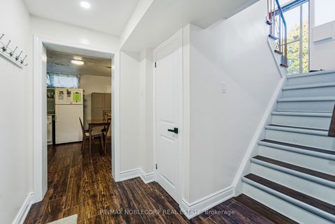 Photo 3 at 16 Fortune Gate, Woburn, Toronto