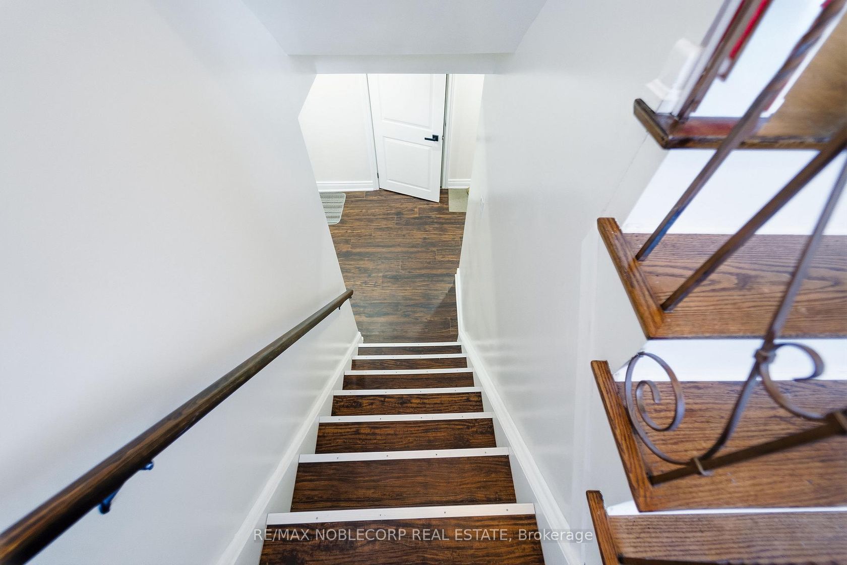 Photo 2 at 16 Fortune Gate, Woburn, Toronto Photo 2 at 16 Fortune Gate, Woburn, Toronto