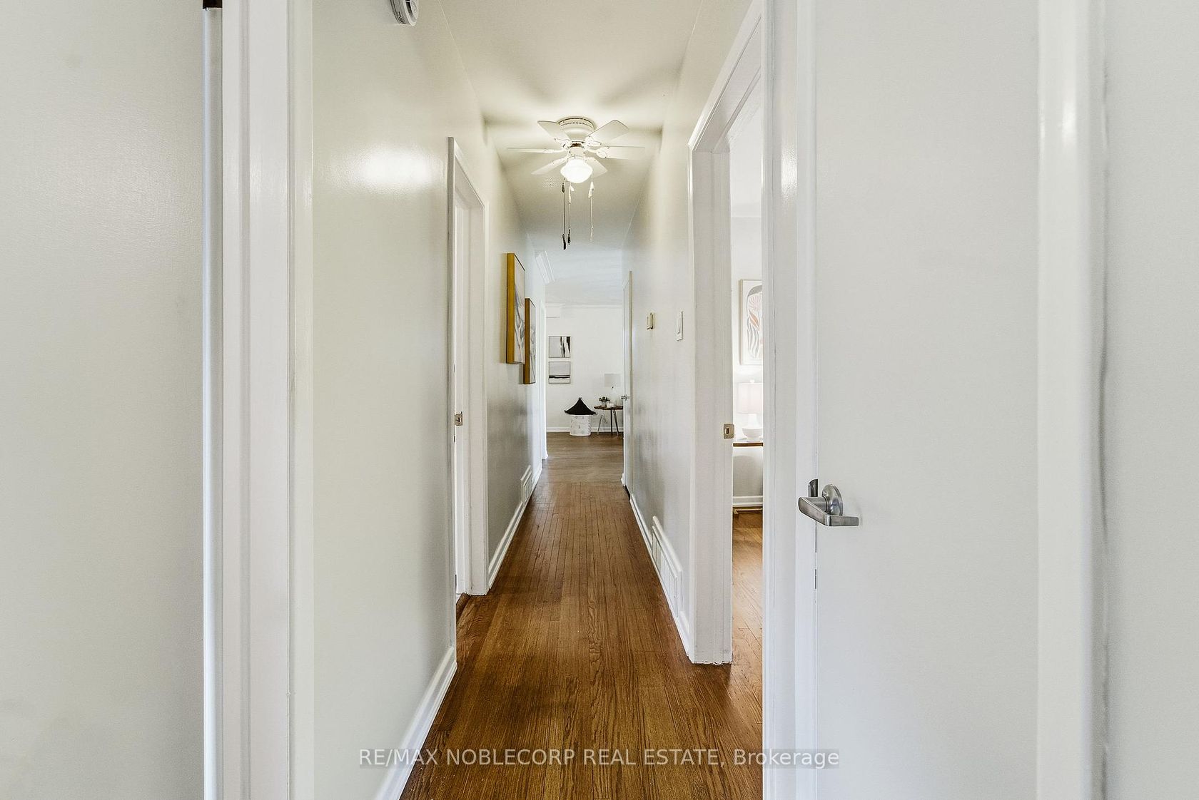 Photo 4 at 16 Fortune Gate, Woburn, Toronto Photo 4 at 16 Fortune Gate, Woburn, Toronto