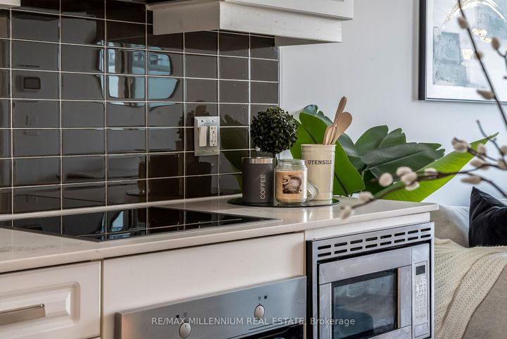 Photo 8 at 322 - 7 Kenaston Gardens, Bayview Village, Toronto