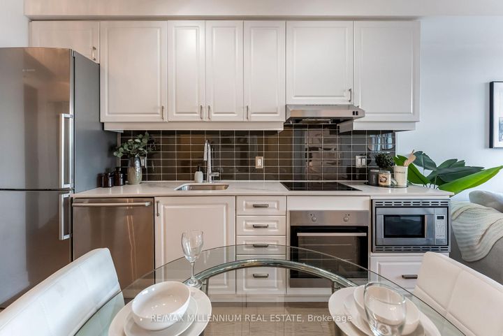 Photo 9 at 322 - 7 Kenaston Gardens, Bayview Village, Toronto