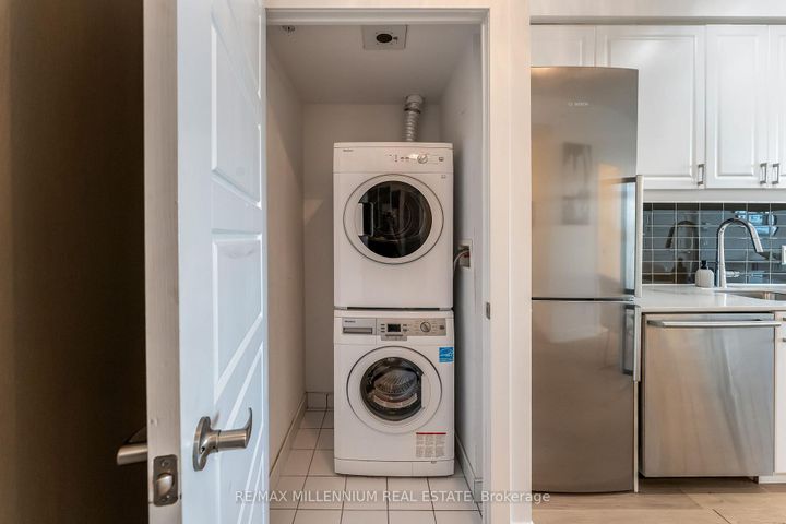 Photo 34 at 322 - 7 Kenaston Gardens, Bayview Village, Toronto