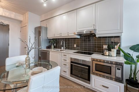 Photo 11 at 322 - 7 Kenaston Gardens, Bayview Village, Toronto