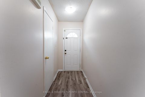 Photo 3 at 51 - 15 Guildwood Parkway, Guildwood, Toronto