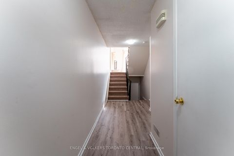 Photo 4 at 51 - 15 Guildwood Parkway, Guildwood, Toronto