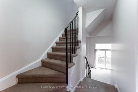 Photo 16 at 51 - 15 Guildwood Parkway, Guildwood, Toronto