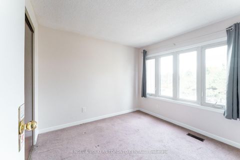 Photo 17 at 51 - 15 Guildwood Parkway, Guildwood, Toronto