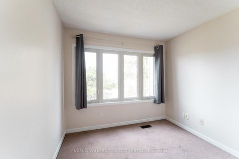 Photo 18 at 51 - 15 Guildwood Parkway, Guildwood, Toronto