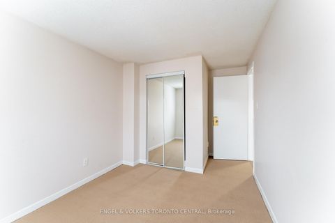 Photo 20 at 51 - 15 Guildwood Parkway, Guildwood, Toronto