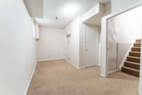 Photo 27 at 51 - 15 Guildwood Parkway, Guildwood, Toronto