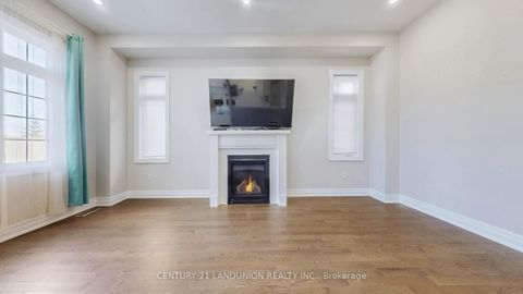 Photo 11 at 234 Touch Gold Crescent, Bayview Southeast, Aurora