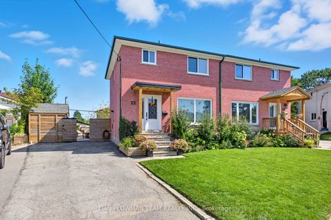 Photo 2 at 22 Athenia Court, West Hill, Toronto