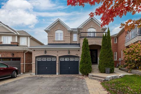 Photo 1 at 1616 Glenbourne Drive, Pinecrest, Oshawa