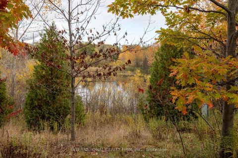 Photo 5 at 1616 Glenbourne Drive, Pinecrest, Oshawa