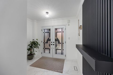 Photo 7 at 1616 Glenbourne Drive, Pinecrest, Oshawa