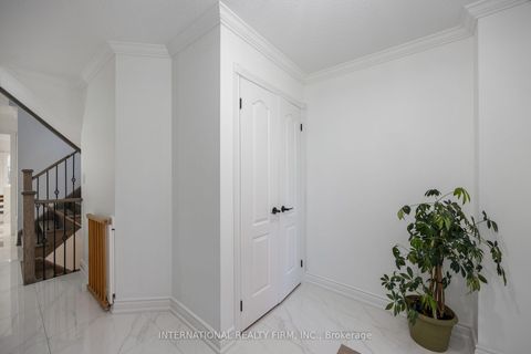 Photo 8 at 1616 Glenbourne Drive, Pinecrest, Oshawa