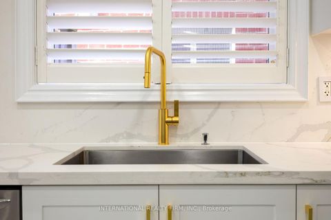 Photo 10 at 1616 Glenbourne Drive, Pinecrest, Oshawa