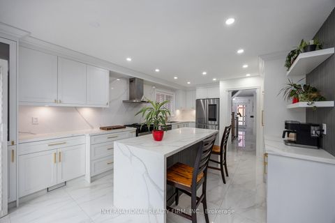 Photo 13 at 1616 Glenbourne Drive, Pinecrest, Oshawa