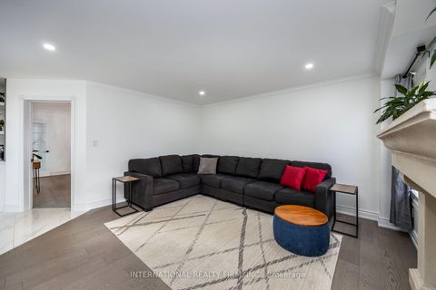 Photo 22 at 1616 Glenbourne Drive, Pinecrest, Oshawa