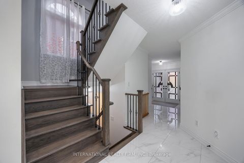 Photo 23 at 1616 Glenbourne Drive, Pinecrest, Oshawa