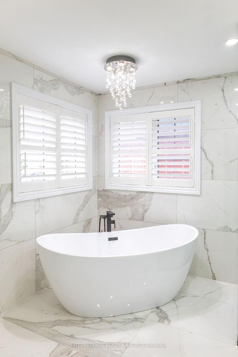 Photo 31 at 1616 Glenbourne Drive, Pinecrest, Oshawa