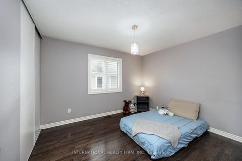 Photo 32 at 1616 Glenbourne Drive, Pinecrest, Oshawa