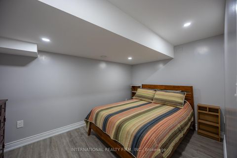 Photo 41 at 1616 Glenbourne Drive, Pinecrest, Oshawa